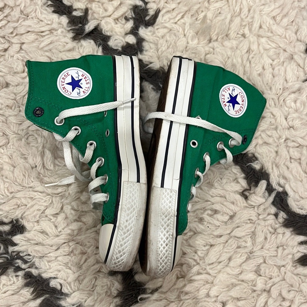 Kelly green high top converse 36.5
